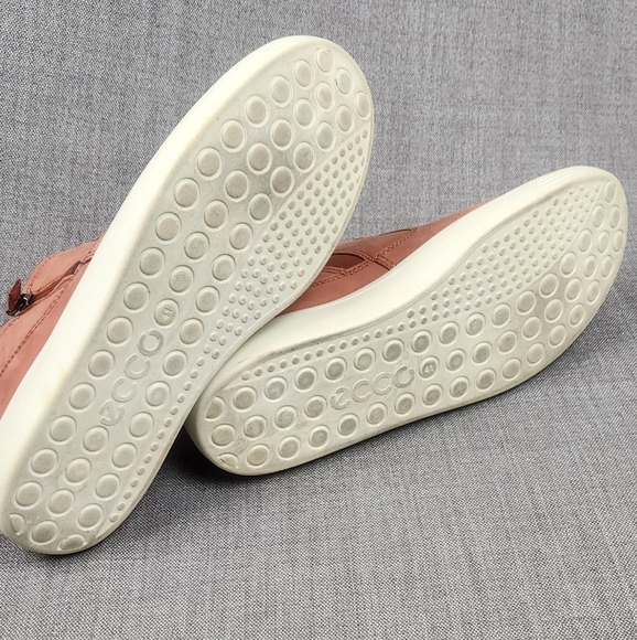 Ecco Ankle Zip Up Suede Boots. size 41 - Picture 7 of 9